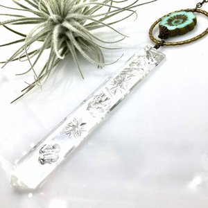 Vintage Crystal Prism Suncatcher: Flower Theme Window Garden Decor